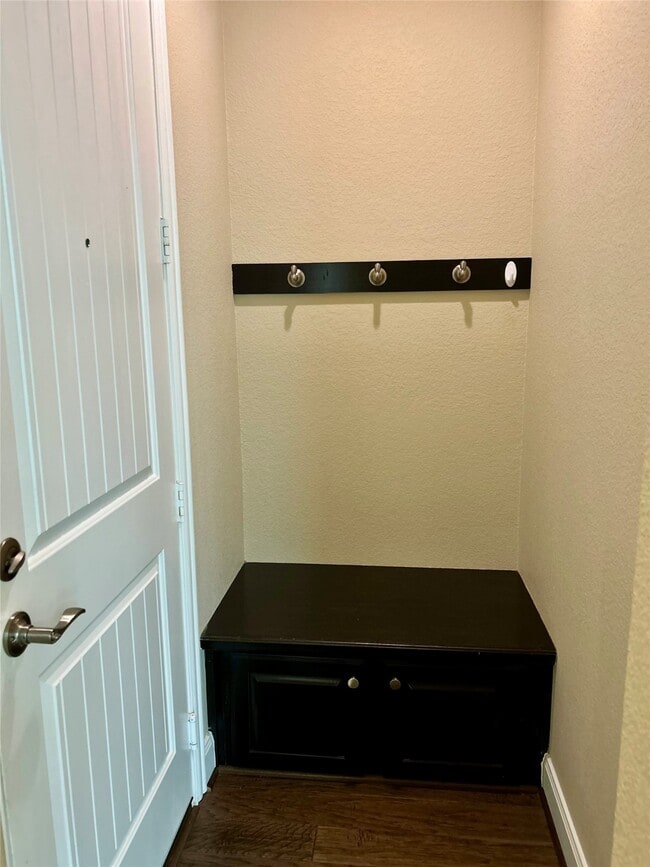 Building Photo - 27239 Aspen Falls Ln