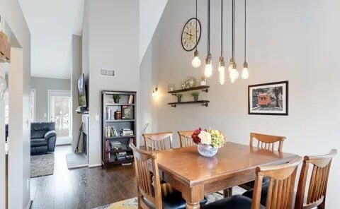 Photo - Chic Urban Living: Spacious 2-Bed Townhouse with Fireplace & Hardwood Floors on Kenwood Isles Drive!