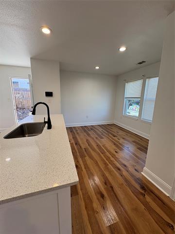 Photo - 932 Davis Ave