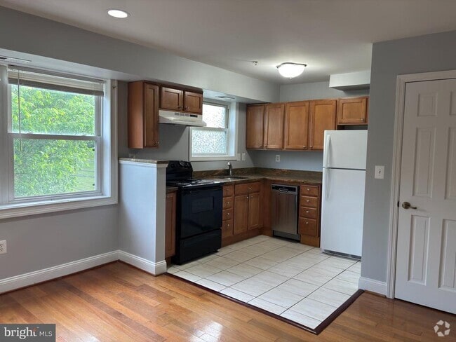 Building Photo - 4800 C St SE Unit 201 Rental