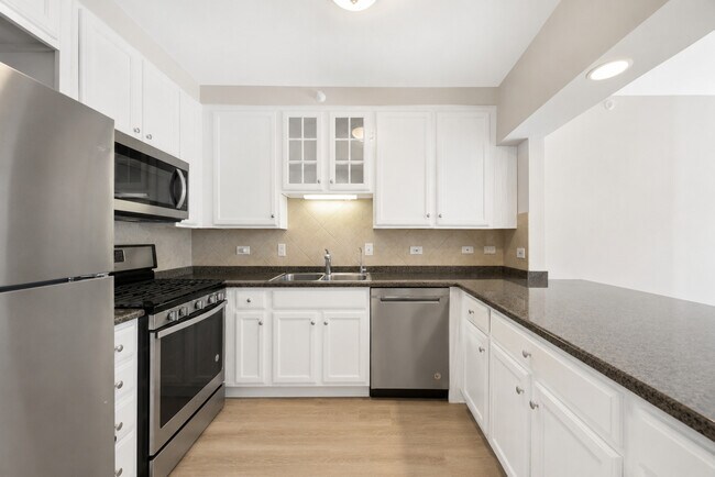 Photo - 630 N State St