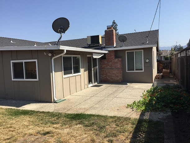 Photo - 1437 Lansing Ave