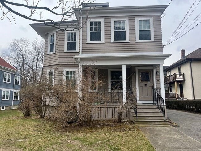 Building Photo - 92 Oak Ave Unit 1