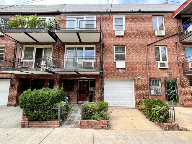 Building Photo - 14435 38th Ave Unit 3Fl Rental