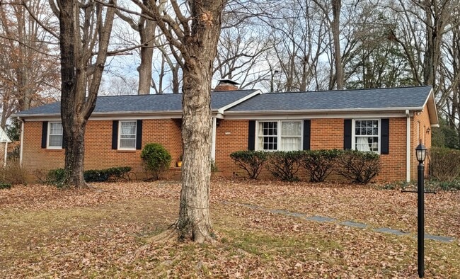 Photo - 703 Longview St