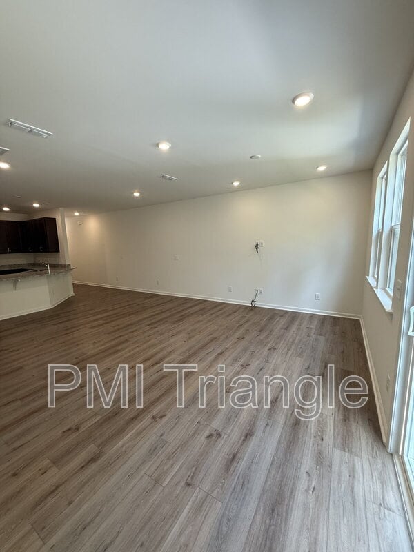 Photo - 138 Parker Ln