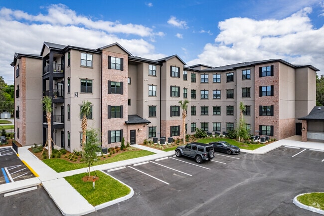 Building Photo - Lamplighter Legacy Rental