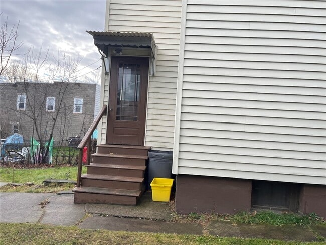 Photo - 124 Squires Ave Unit 2