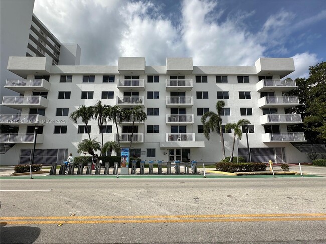 Building Photo - 1666 West Ave Unit 512 Rental