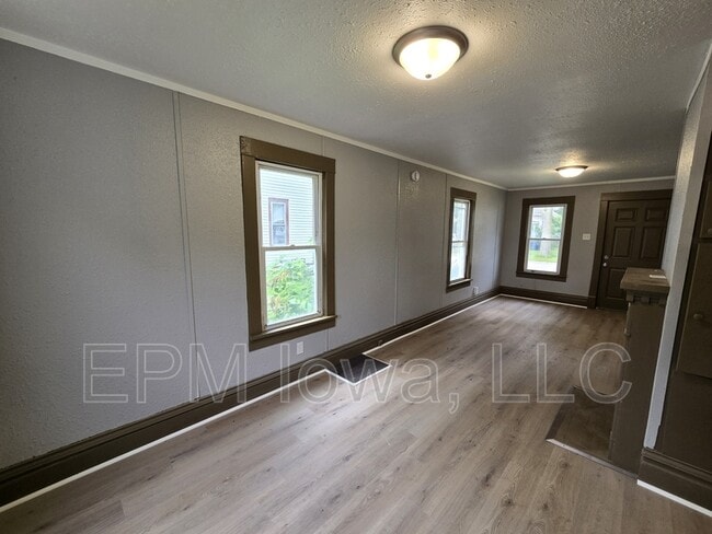 Photo - 716 Fowler St