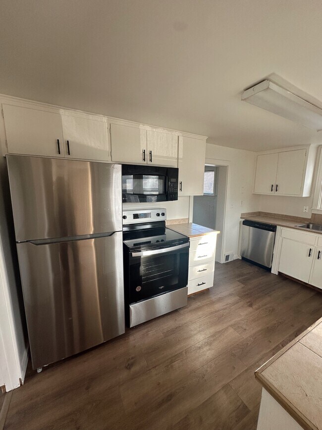 Photo - 1408 10th St N