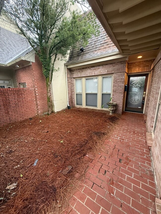 Photo - ** 4 Bed 3 Bath located Cloverdale ** Call 334-366-9198 to schedule a self-tour
