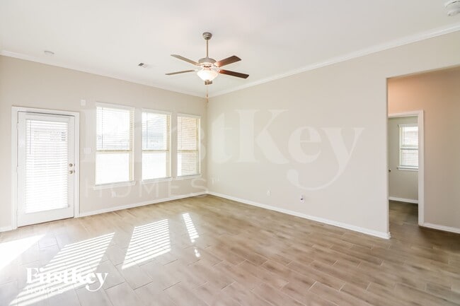 Photo - 1648 Breezewood Dr