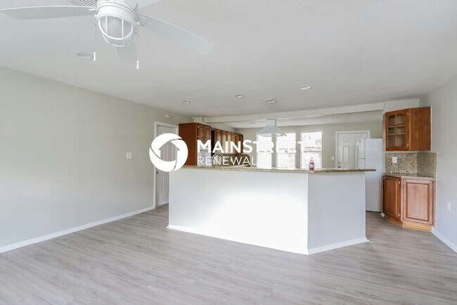 Photo - 3 Bedroom Pet-Friendly Home in Sarasota, FL with Main Street Renewal