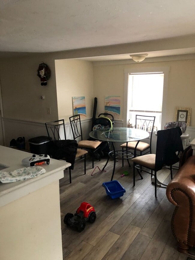 Photo - 17 Uni Unit 17 Uni #3