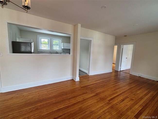Photo - 8 E Carver St