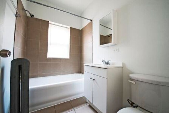 1448 W 83rd