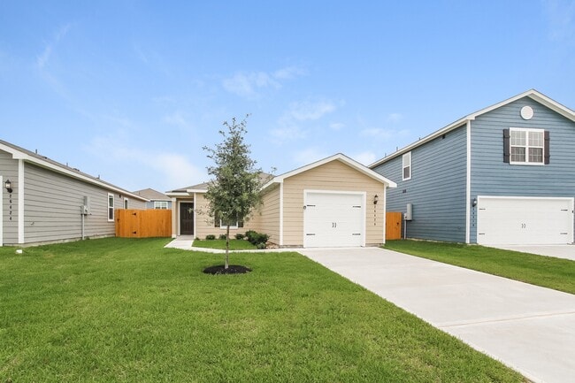 Building Photo - 26420 Richter Dr Rental