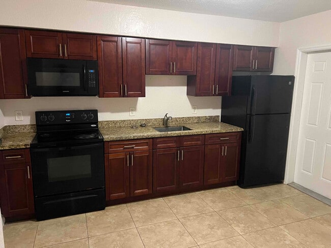 Photo - 765 NE 126th St Unidad 4