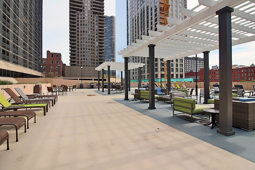 Photo - 443 E Ohio St