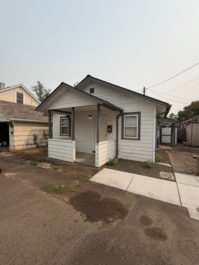 318 SW Washington St