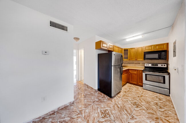 301 NW 177th St Unit 201