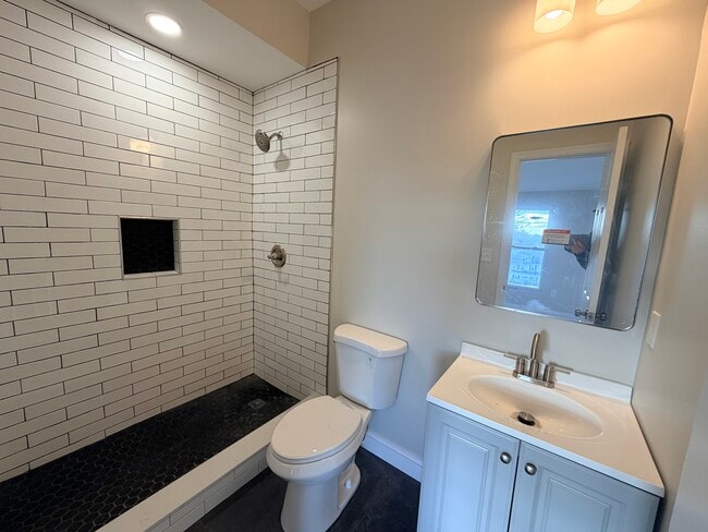 Photo - 3 E Overlea Ave