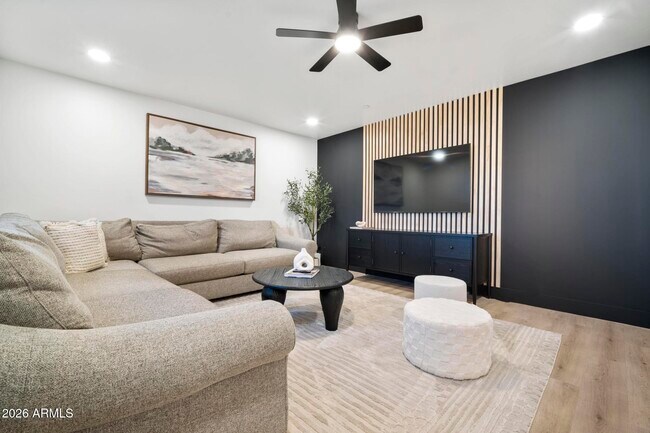 Photo - 8513 E Indianola Ave