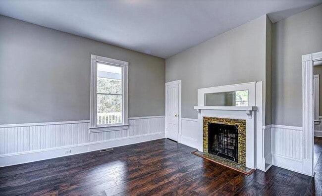 302 Park Ave Unit B
