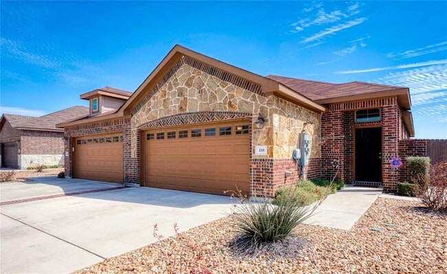 Photo - 334 Creekside Curve