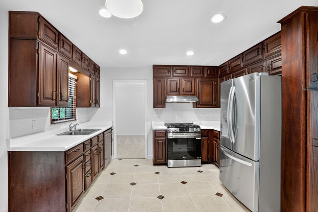 Photo - 447 Cove Dr NE