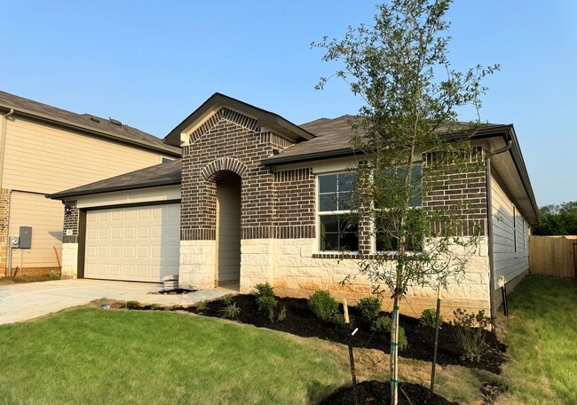 Photo - 4 BR + OFFICE/ 3 BA in Seguin - 2042 SF on GREENBELT - Arroyo Ranch!
