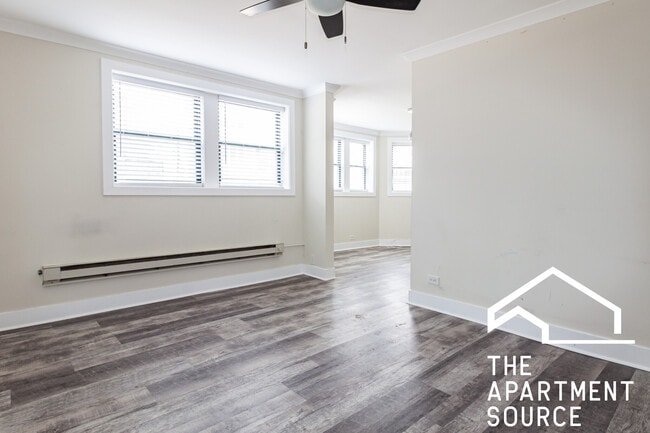 Photo - 3839 N Greenview Ave