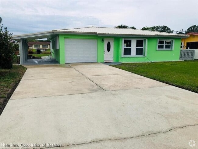 Building Photo - 713 Killarney Dr Rental