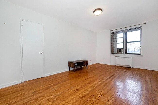 Photo - 445 W 240th St