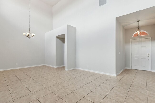 Photo - 2 BEDROOM VICTORIA PARK TOWNHOUSE AVAILABL...