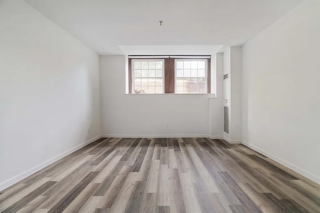 Photo - 76 Elm St Unit APT G05