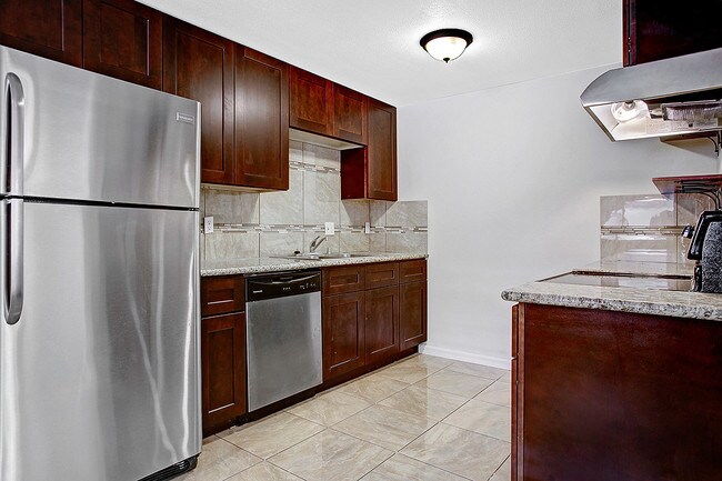 Photo - 2306 N St NE