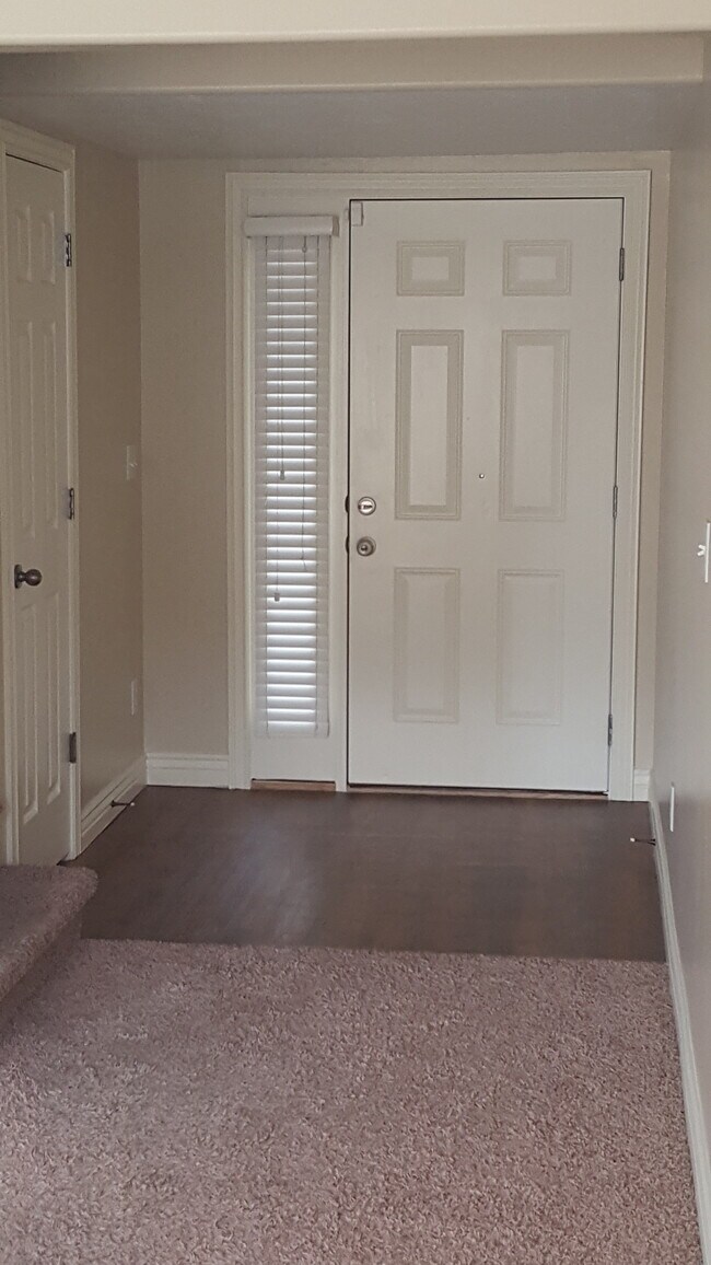 Entry - 152 S 1100 W