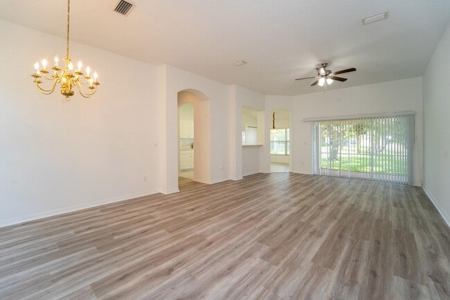957 Windward Way