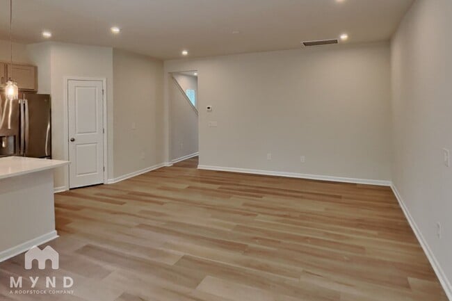 Photo - 6057 Longar Ln