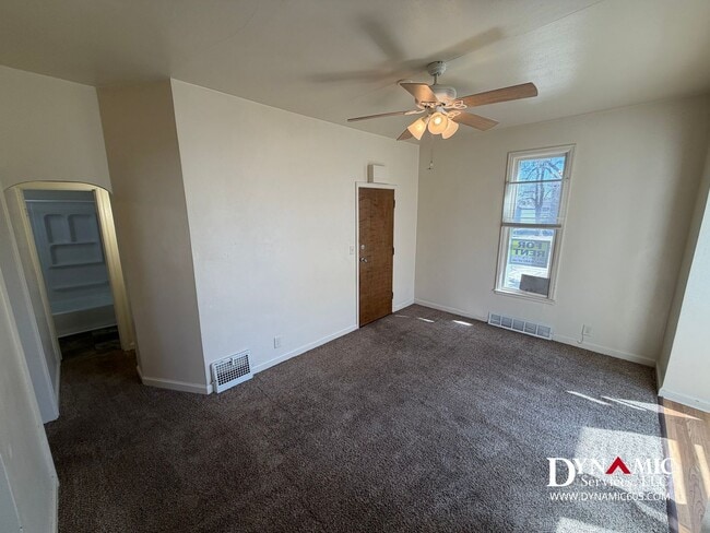 Photo - 215 S Duluth Ave Unidad Apt. 2