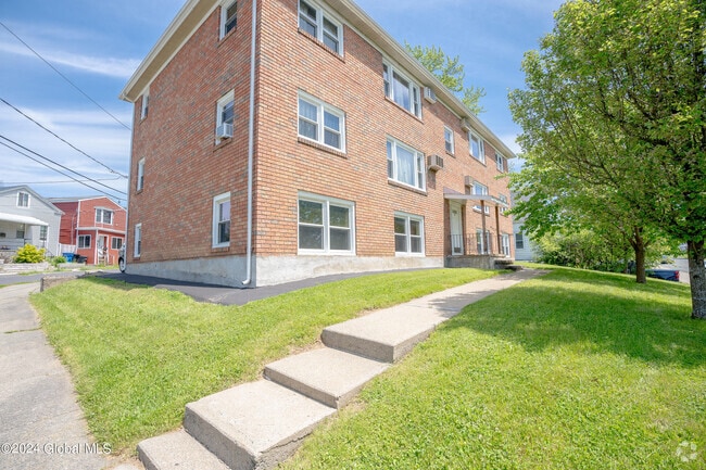 Building Photo - 35 McAlpin St Unit 6 Rental