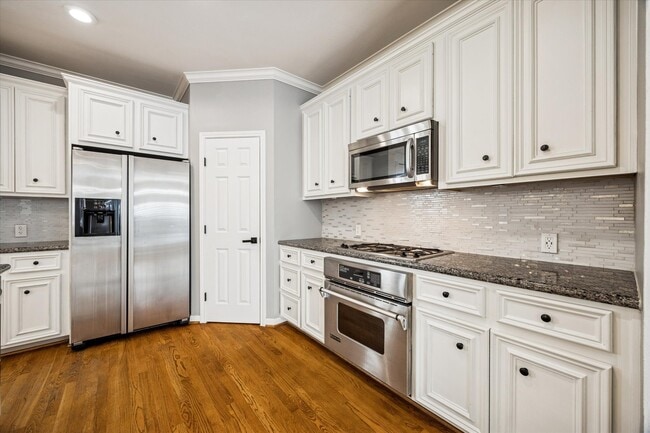 Photo - 205 Dennis St