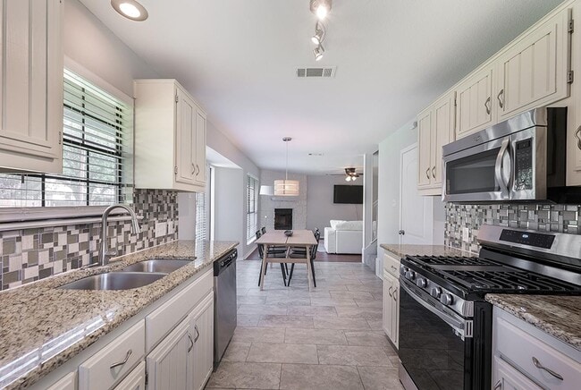 Photo - 3110 Monument Dr