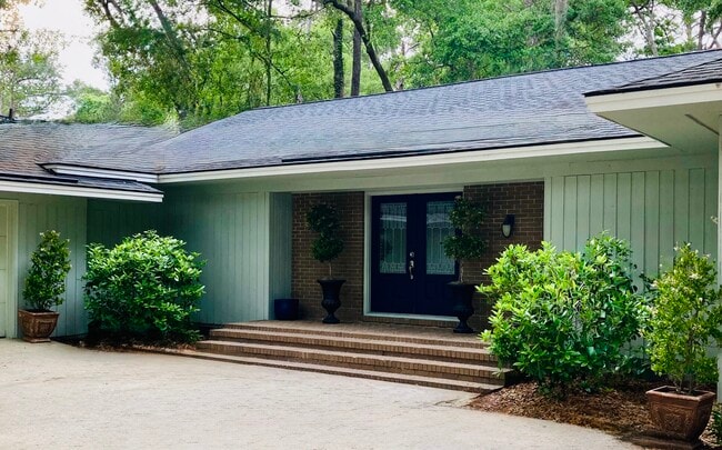 Building Photo - 2 Abbott Ln