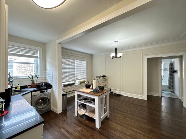 Photo - 327 Kedzie St Unit 4