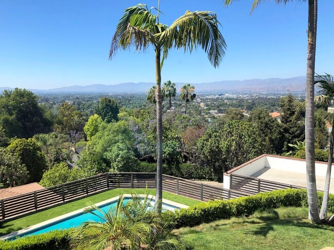 11420 Decente Ct