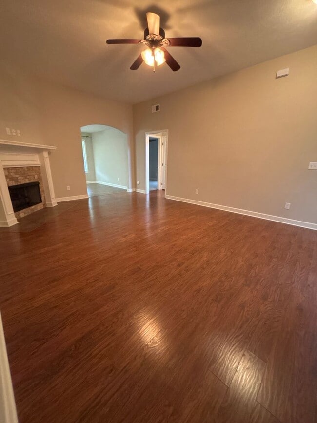 322 Hidden Springs Ln