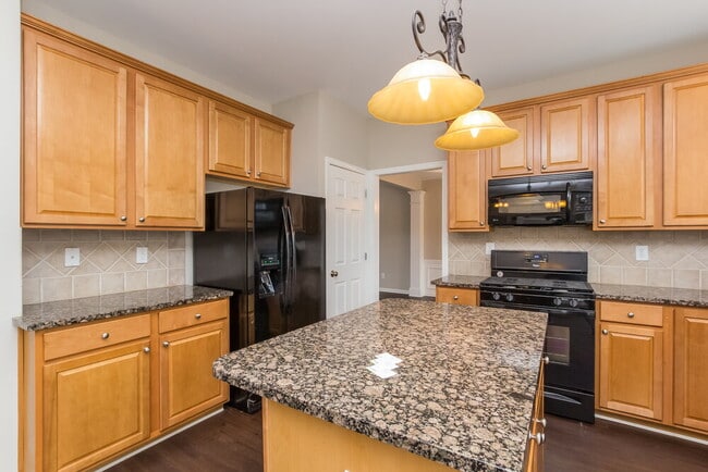 Photo - 3670 Azurite St